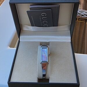 Gucci Pink Mother Of Pearl Watch B8x, Paperwork